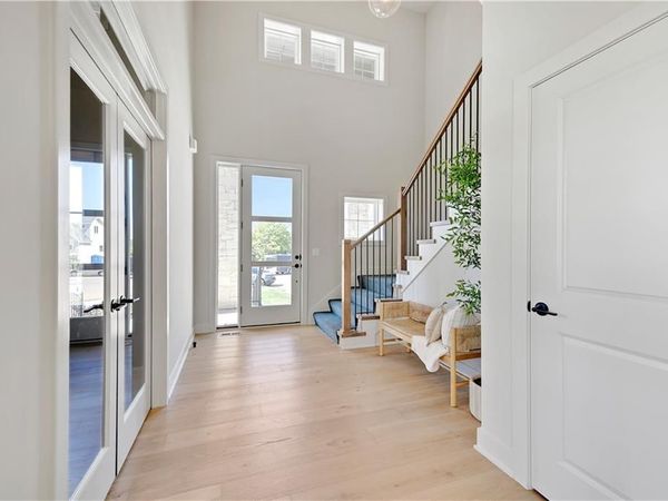 22097 W 99th Terrace, Lenexa, KS 66220