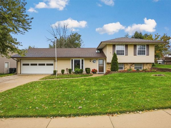114 Sand Lane NW, Cedar Rapids, IA 52405