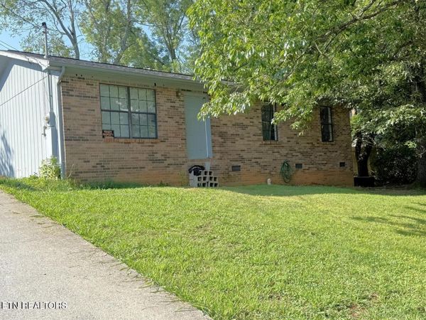 151 Finley Drive, Lenoir City, TN 37771