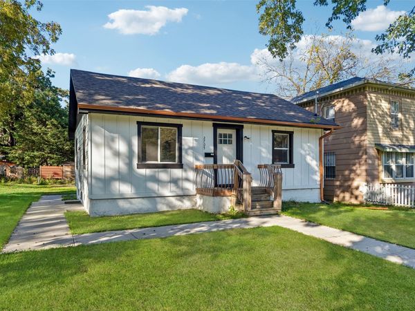 2705 Franklin Avenue , Des Moines, IA 50310
