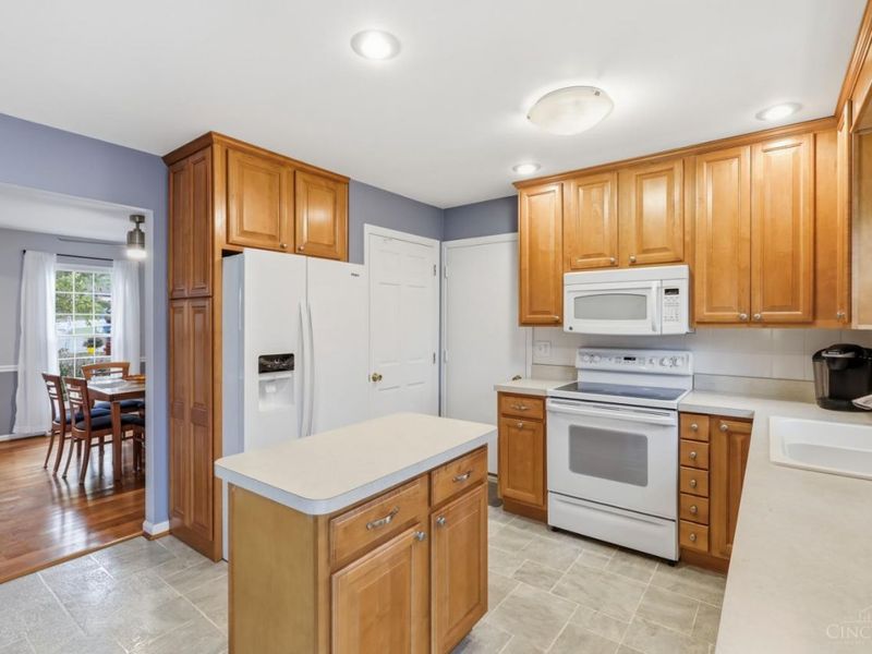 852 Yorktown Drive, Union Township, OH 45245 Photo 17