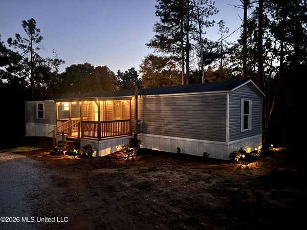 79 County Road 519, Como, MS 38619