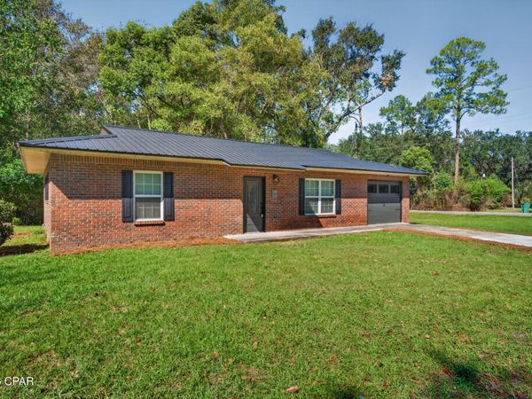 550 Bennett Drive , Chipley, FL 32428