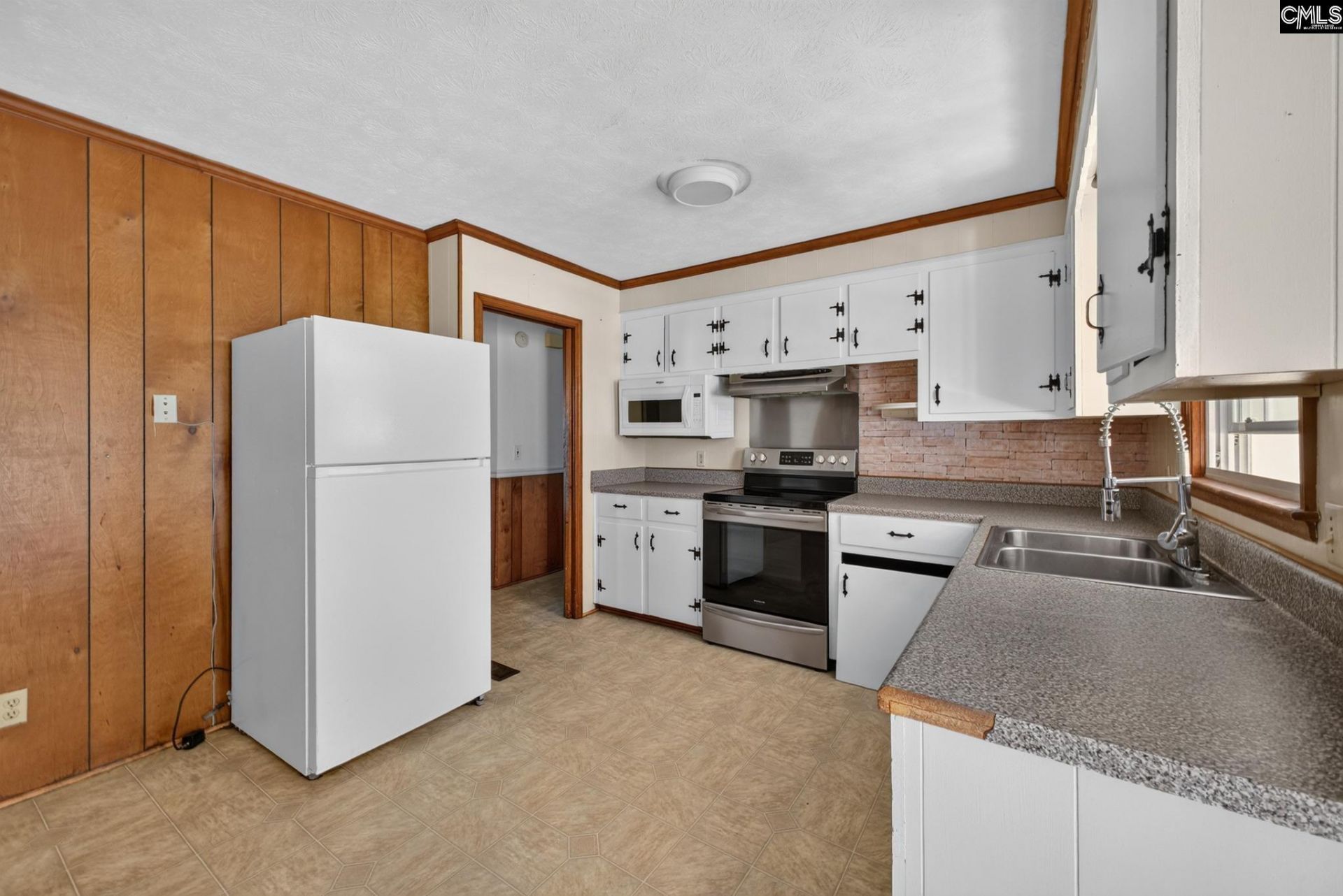 142 Spring Road  Photo 6
