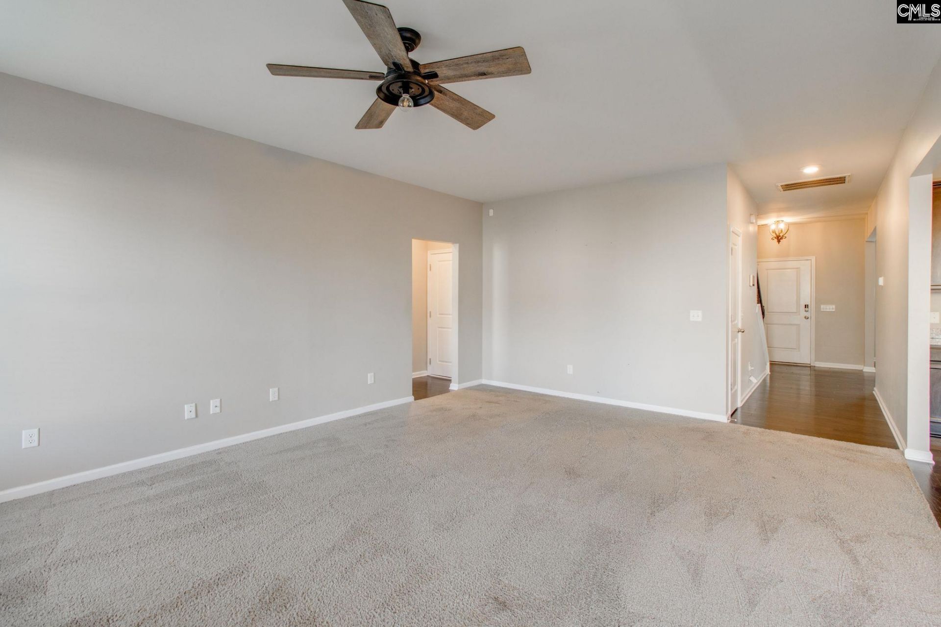 1132 Grey Pine Drive  Photo 4
