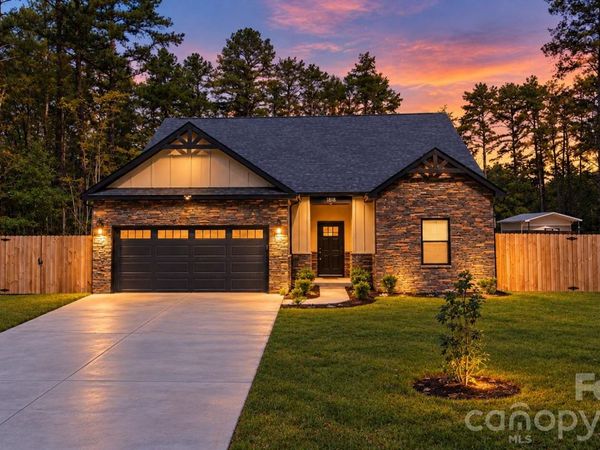 6519 Pargo Road , Charlotte, NC 28216
