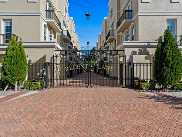 400 REGENT LANE N, ST PETERSBURG, FL 33701