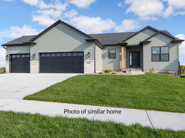 7501 Country Brook Drive NW, Cedar Rapids, IA 52405