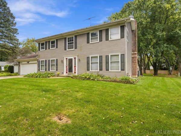 910 Redwing Drive , Geneva, IL 60134