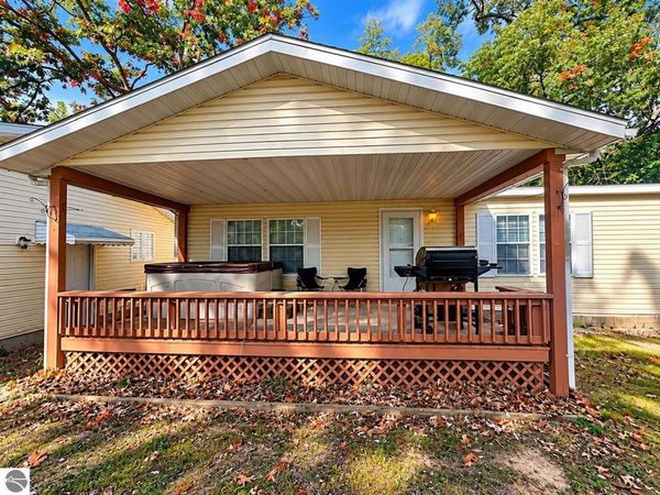 109 Maple Bluffs, Prudenville, MI 48651