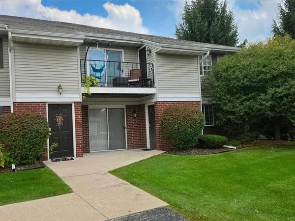 W168N11065 Ashbury CIRCLE, Unit 4, Germantown, WI 53022