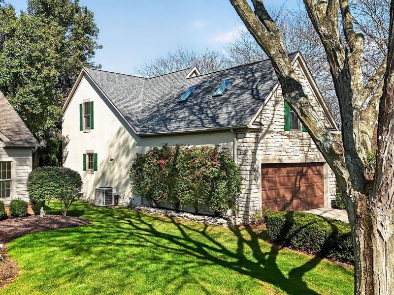 9876 Gleneagle Place, Powell, OH 43065 Photo 2