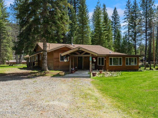 384 Earl Lane RD , Bonners Ferry, ID 83805