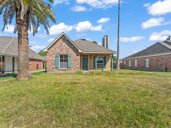 17351 Lake Iris Ave, Baton Rouge, LA 70817