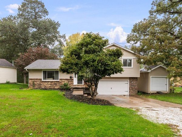 610 Forest Rd Road , East Moline, IL 61244