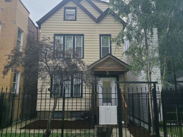 1726 N Sawyer Avenue , Chicago, IL 60647