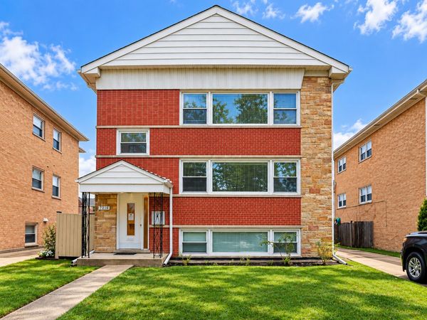7216 W Crain Street, Unit 1, Niles, IL 60714