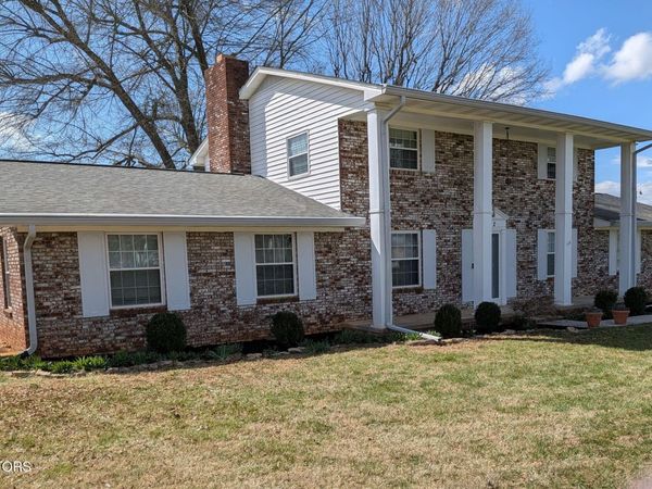302 Jackson Hills Drive, Maryville, TN 37804