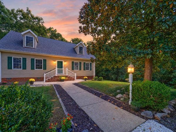 150 Wood Road, SALUDA, VA 23149