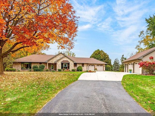 N2941 VALLEY VIEW DRIVE, Hortonville, WI 54944