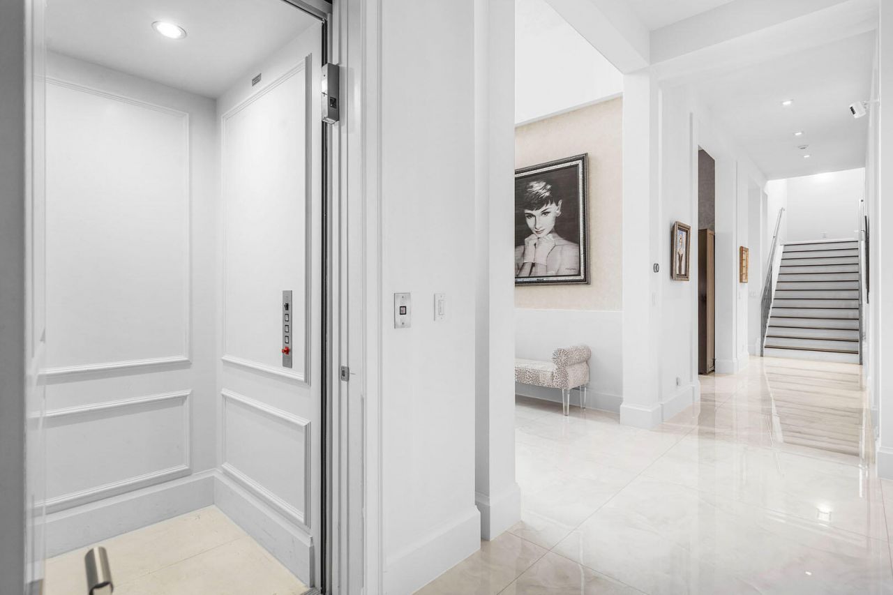 2296 Acorn Palm Road, Boca Raton, FL 33432 Photo