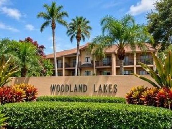 5344 WOODLAND LAKES Drive, Unit 225, Palm Beach Gardens, FL 33418