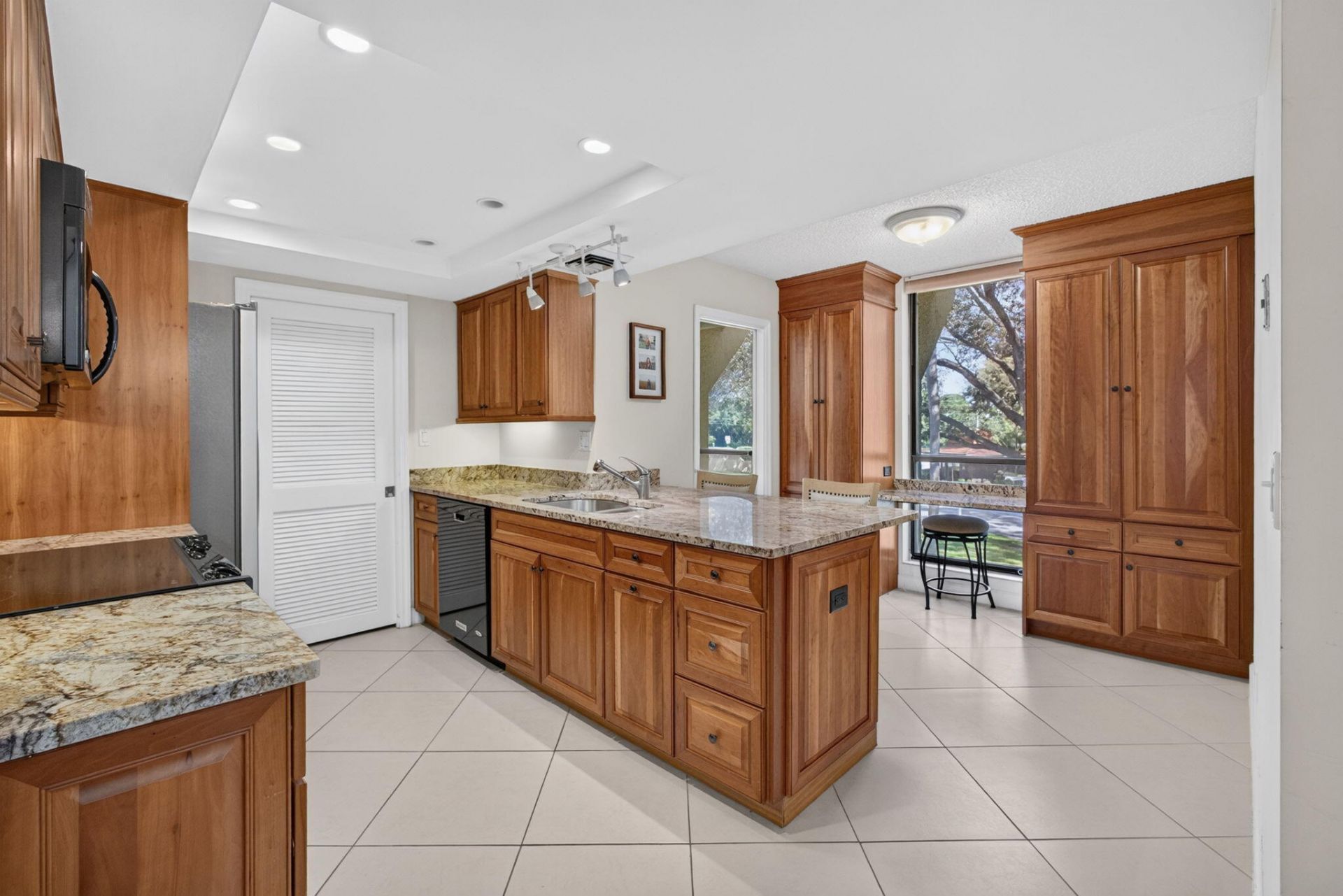 5344 Woodland Lakes Drive, Unit 225, Palm Beach Gardens, FL 33418 Photo