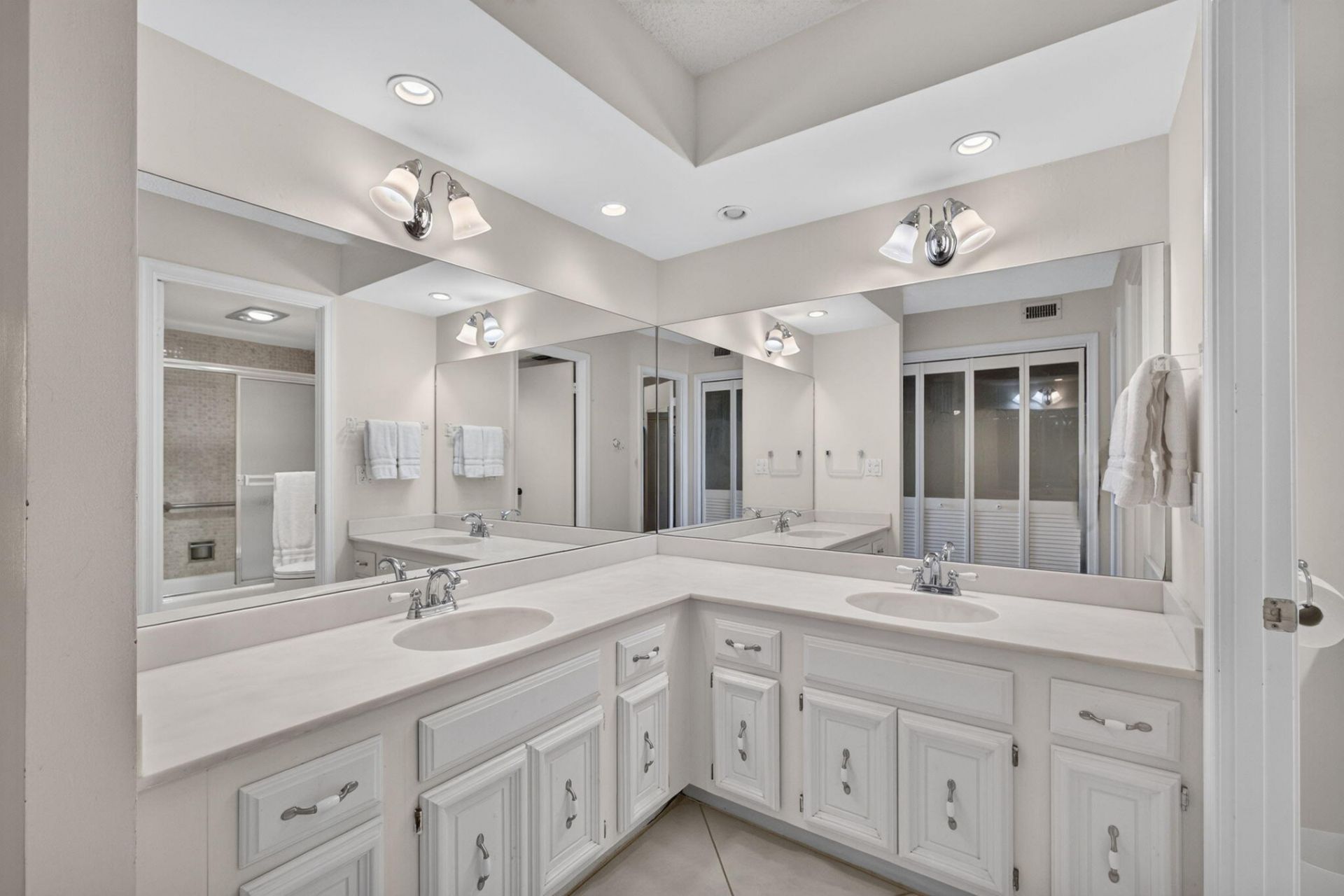5344 Woodland Lakes Drive, Unit 225, Palm Beach Gardens, FL 33418 Photo