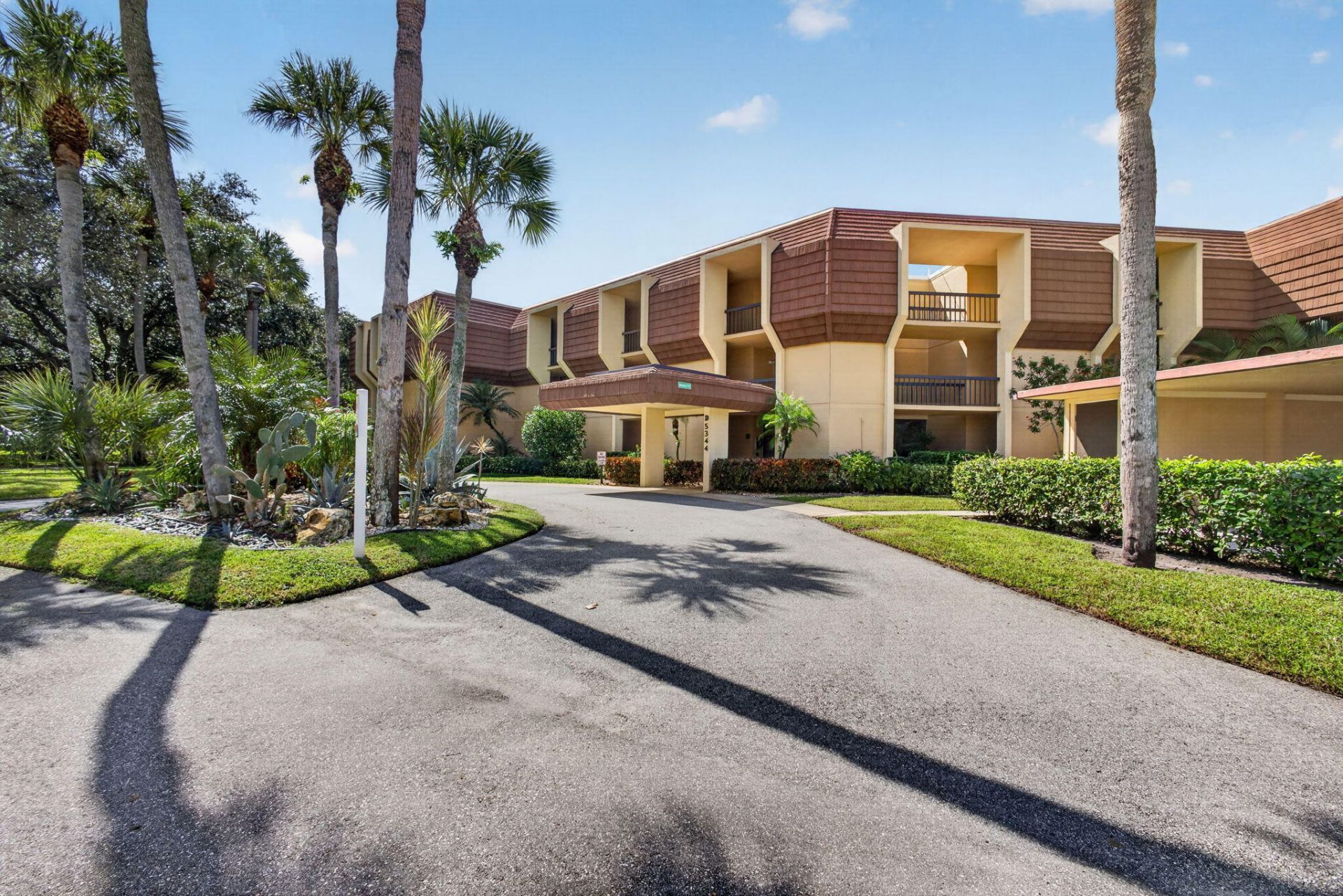 5344 Woodland Lakes Drive, Unit 225, Palm Beach Gardens, FL 33418 Photo