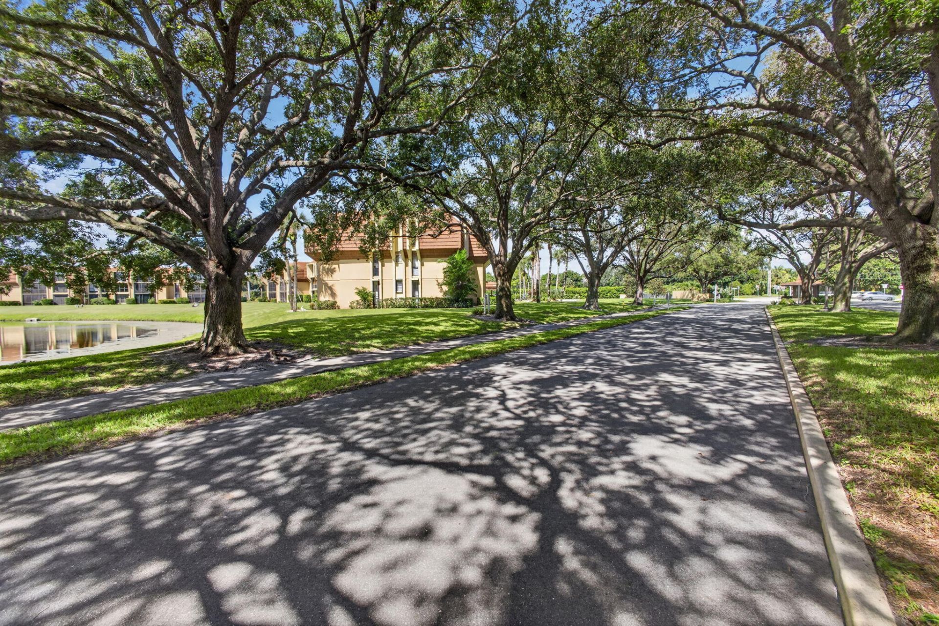 5344 Woodland Lakes Drive, Unit 225, Palm Beach Gardens, FL 33418 Photo
