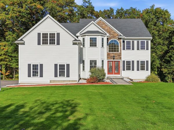 27 Mcintosh Ln, Littleton, MA 01460