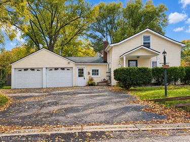 22141 Springbrook Avenue , Farmington Hills, Mi 48336