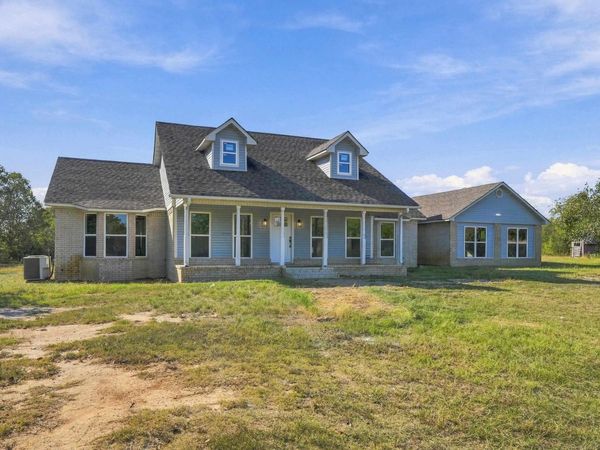 288 R G Davis Road, Romance, AR 72136