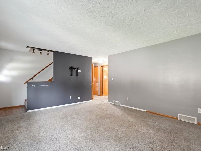 1718 Woodlawn Avenue NW, Canton, OH 44708 Photo 9