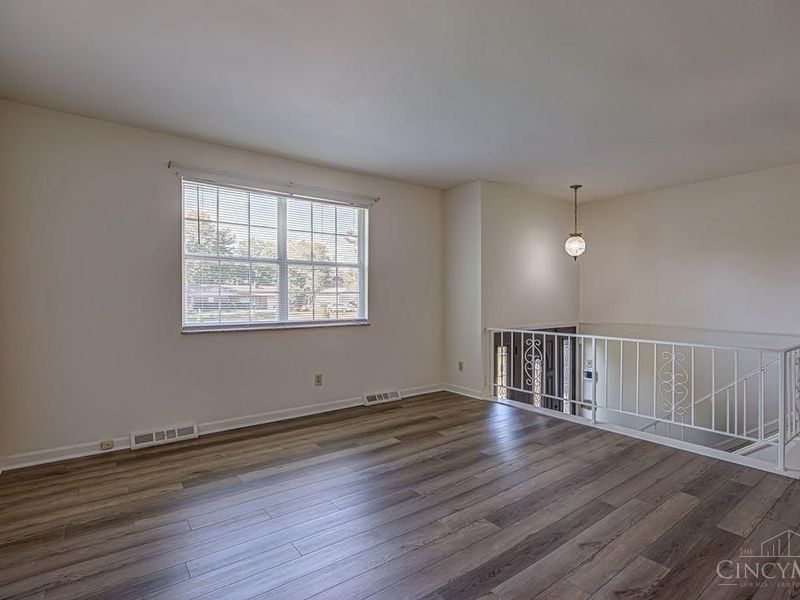 6172 Winding, Maineville, OH 45039 Photo 2