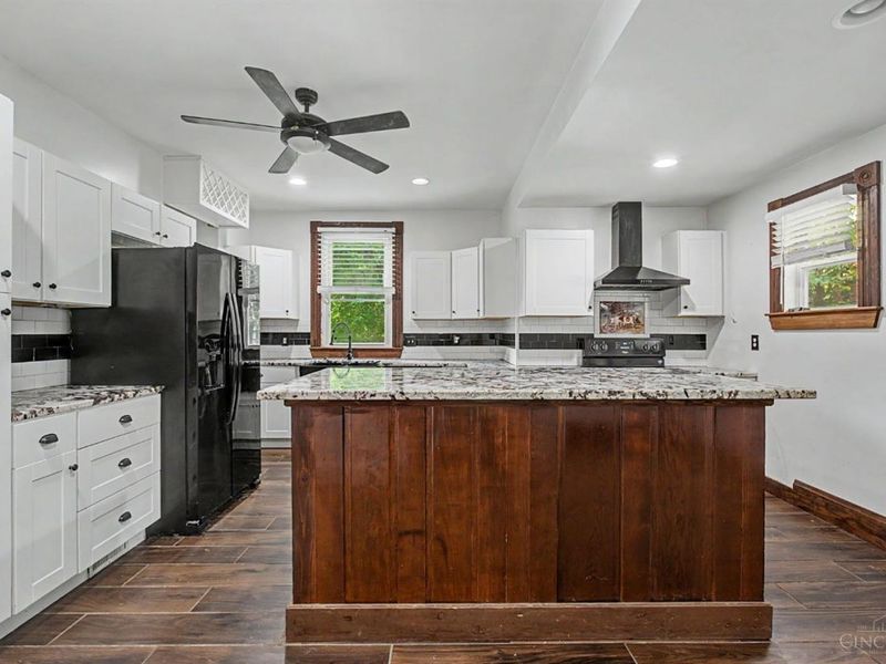 10402 Burlington Road, Springfield Township, OH 45231 Photo 14