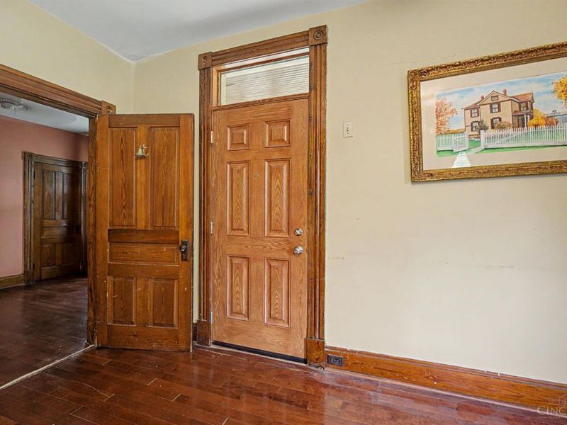 10402 Burlington Road, Springfield Township, OH 45231 Photo 7