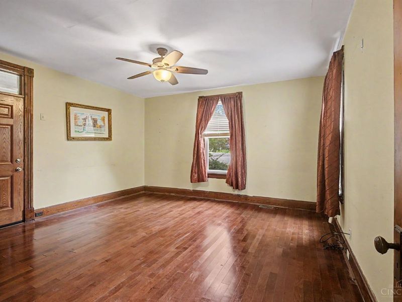 10402 Burlington Road, Springfield Township, OH 45231 Photo 9