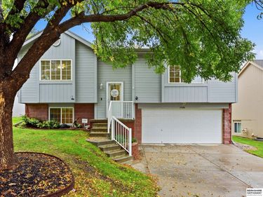 15406 Tibbles Street, Omaha, NE 68116