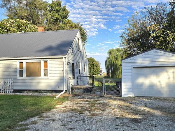 5 WILLOW Court, Canton, IL 61520