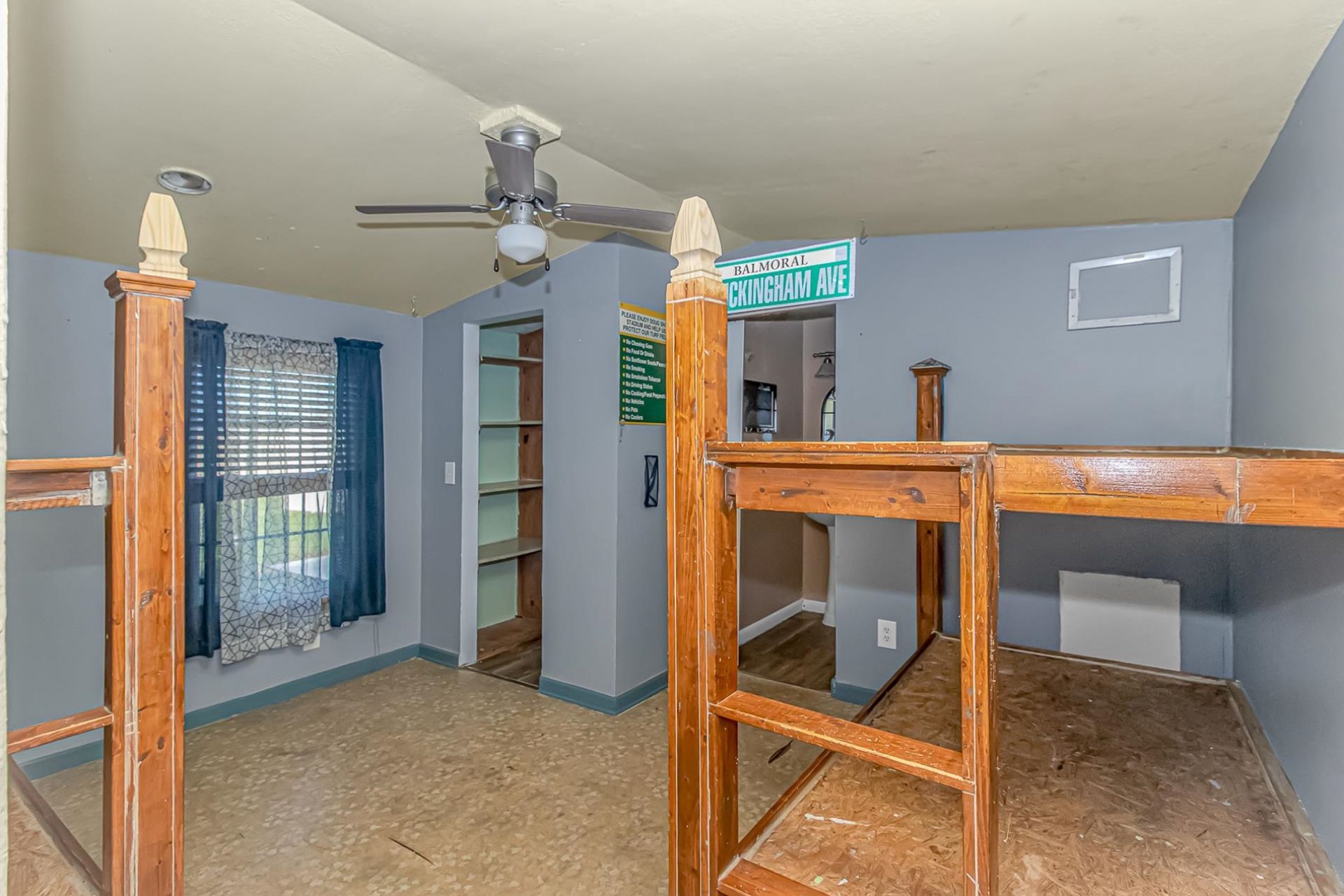 2444 Paris Ln.  Photo 20