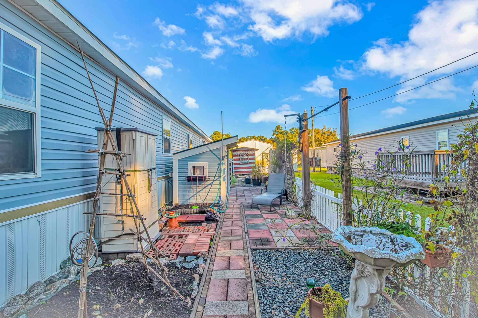 2444 Paris Ln.  Photo 24