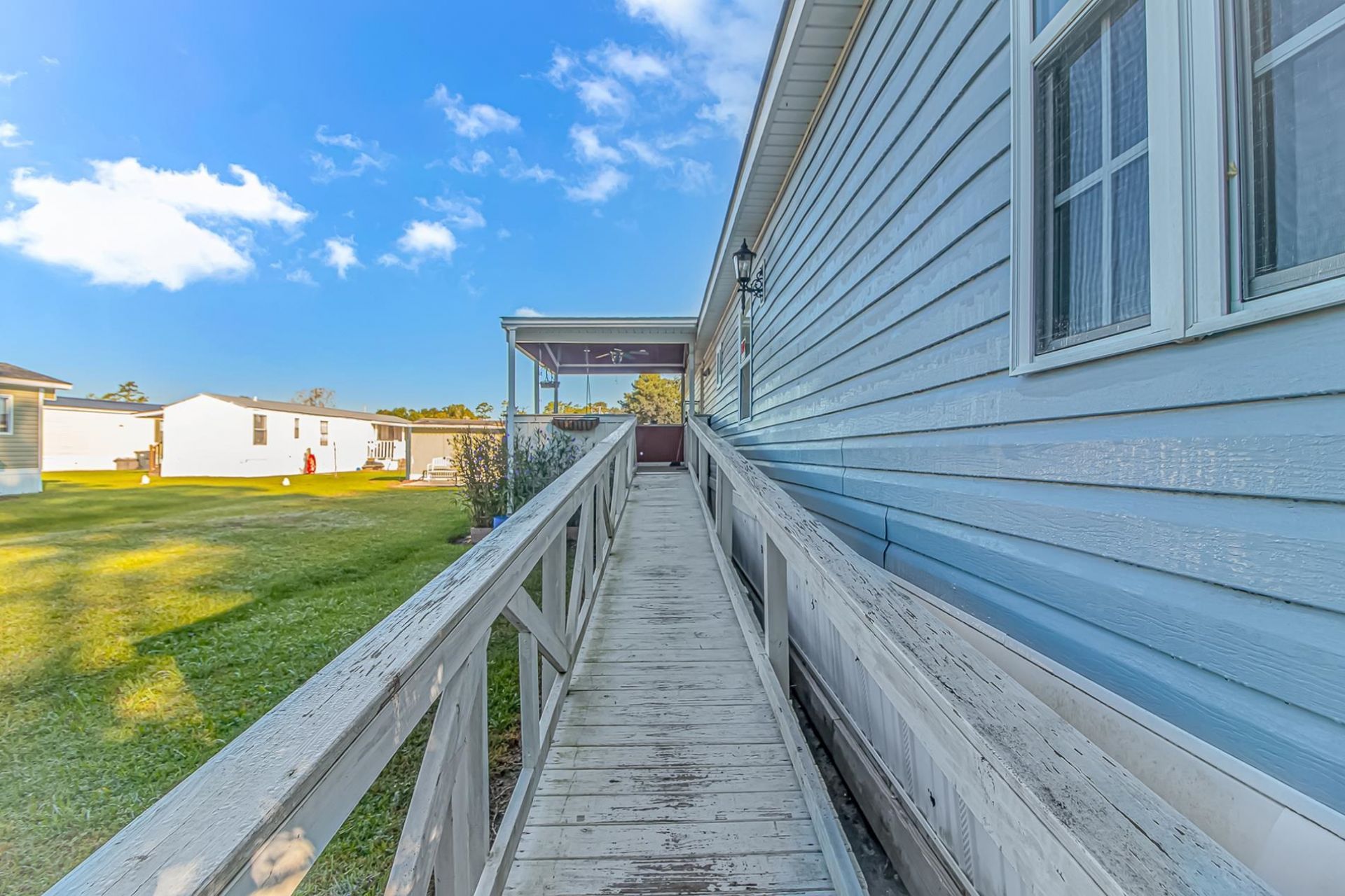 2444 Paris Ln.  Photo 5