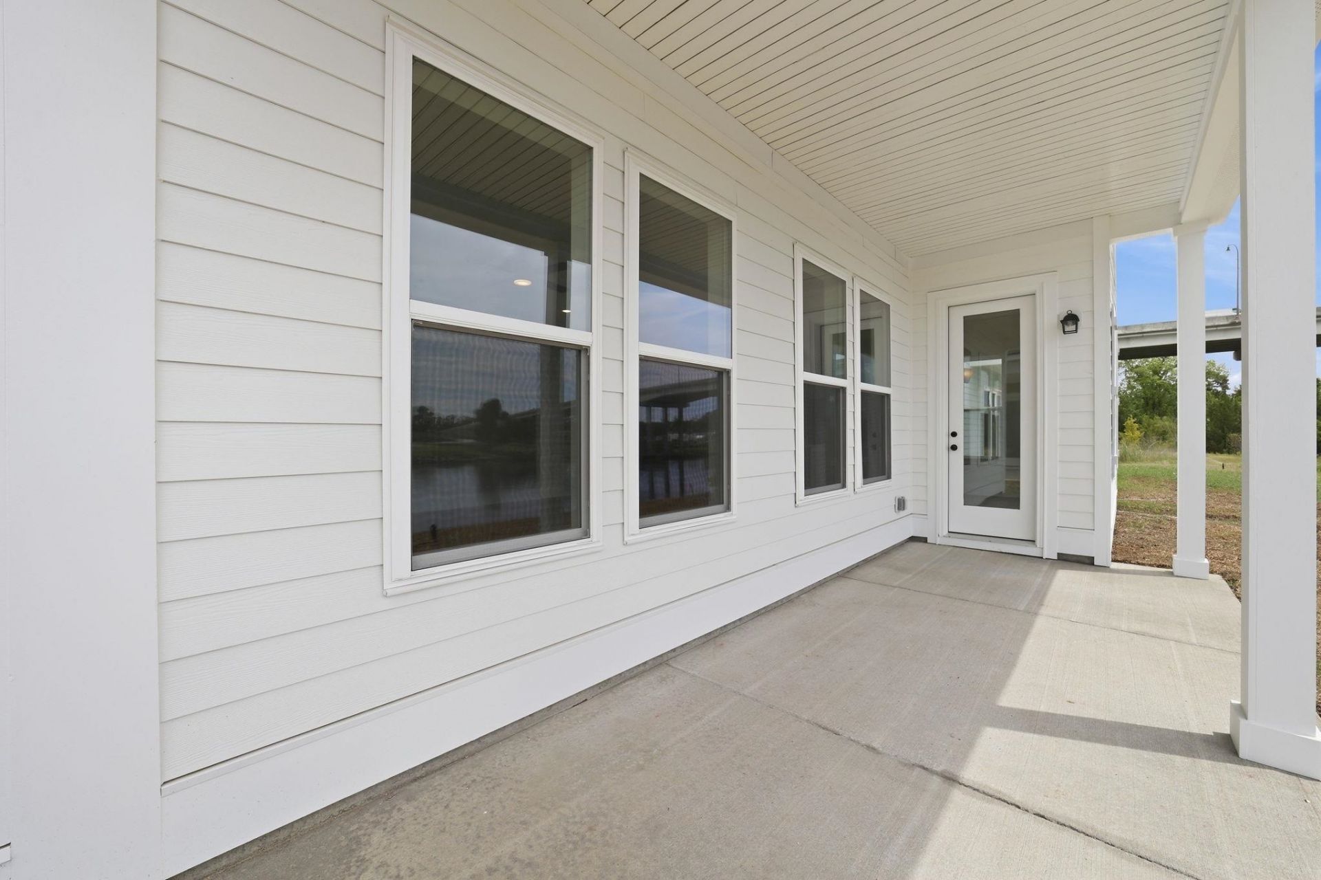 540 Waters Edge Dr. Photo 46