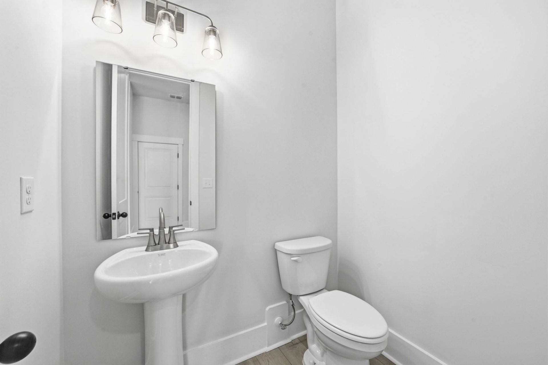 540 Waters Edge Dr. Photo 7