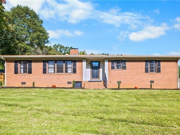 302 Lakewood Drive , Lexington, NC 27292