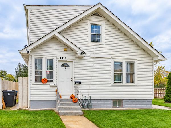 1919 16th Street , North Chicago, IL 60064