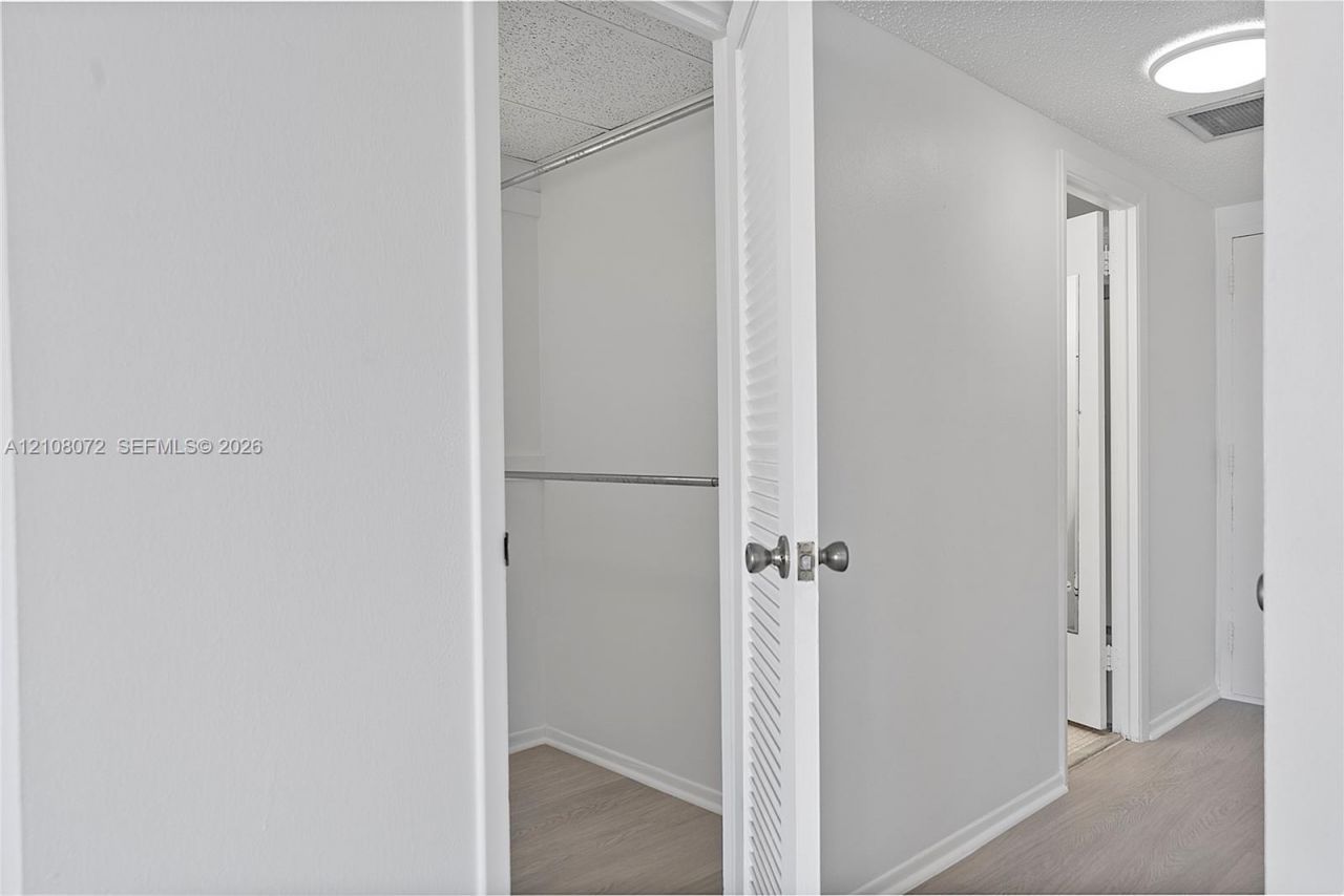 1965 S Ocean Dr, Unit 6H, Hallandale Beach, FL 33009 Photo