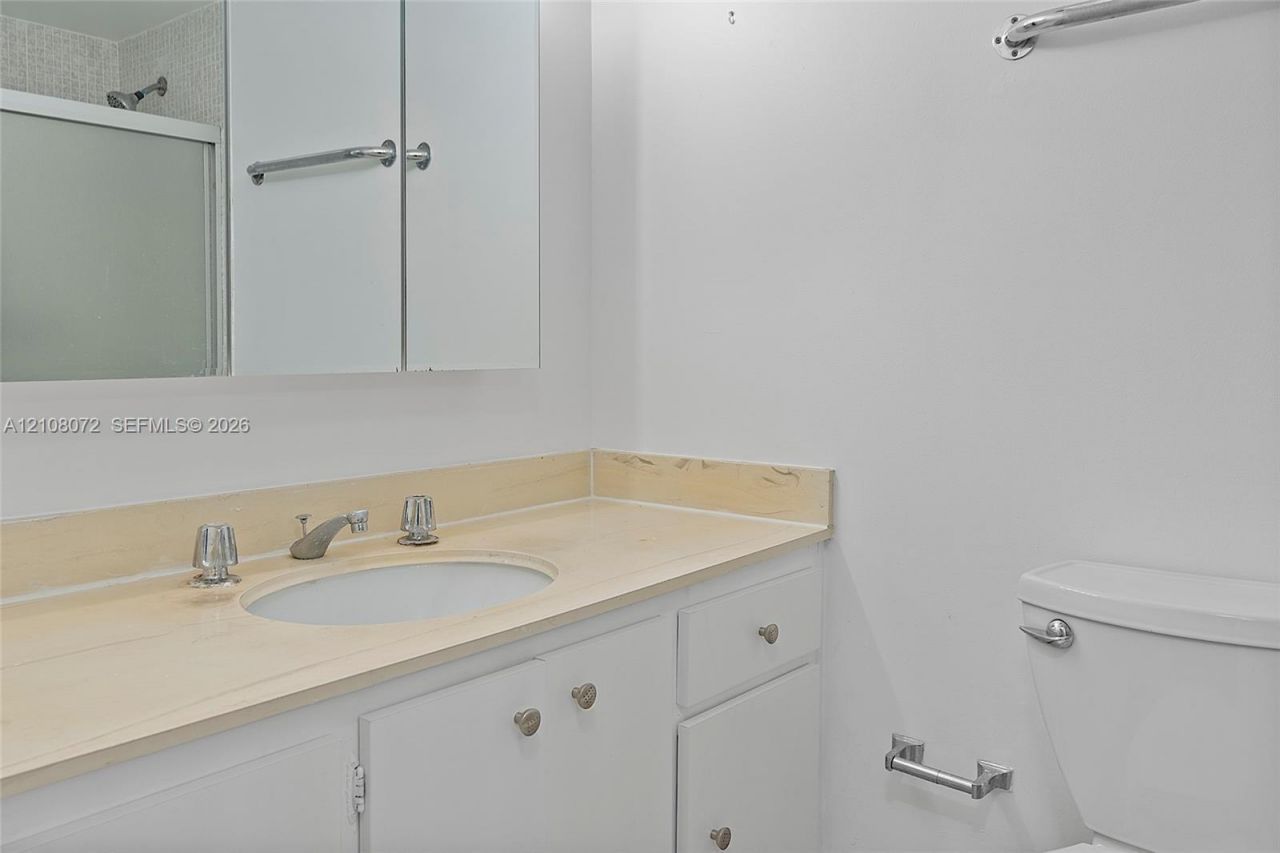 1965 S Ocean Dr, Unit 6H, Hallandale Beach, FL 33009 Photo