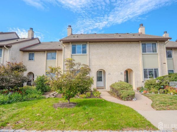 41 Tennyson Drive , Plainsboro, NJ 08536